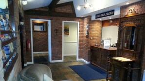 Interior entrance - Kerry Ocean Lodge (Glenbeigh)