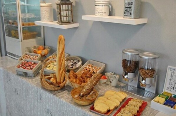 Daily buffet breakfast (EUR 10 per person)