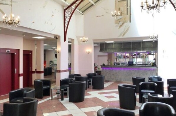 Bar (on property) - Hôtel Angelic (Lourdes)