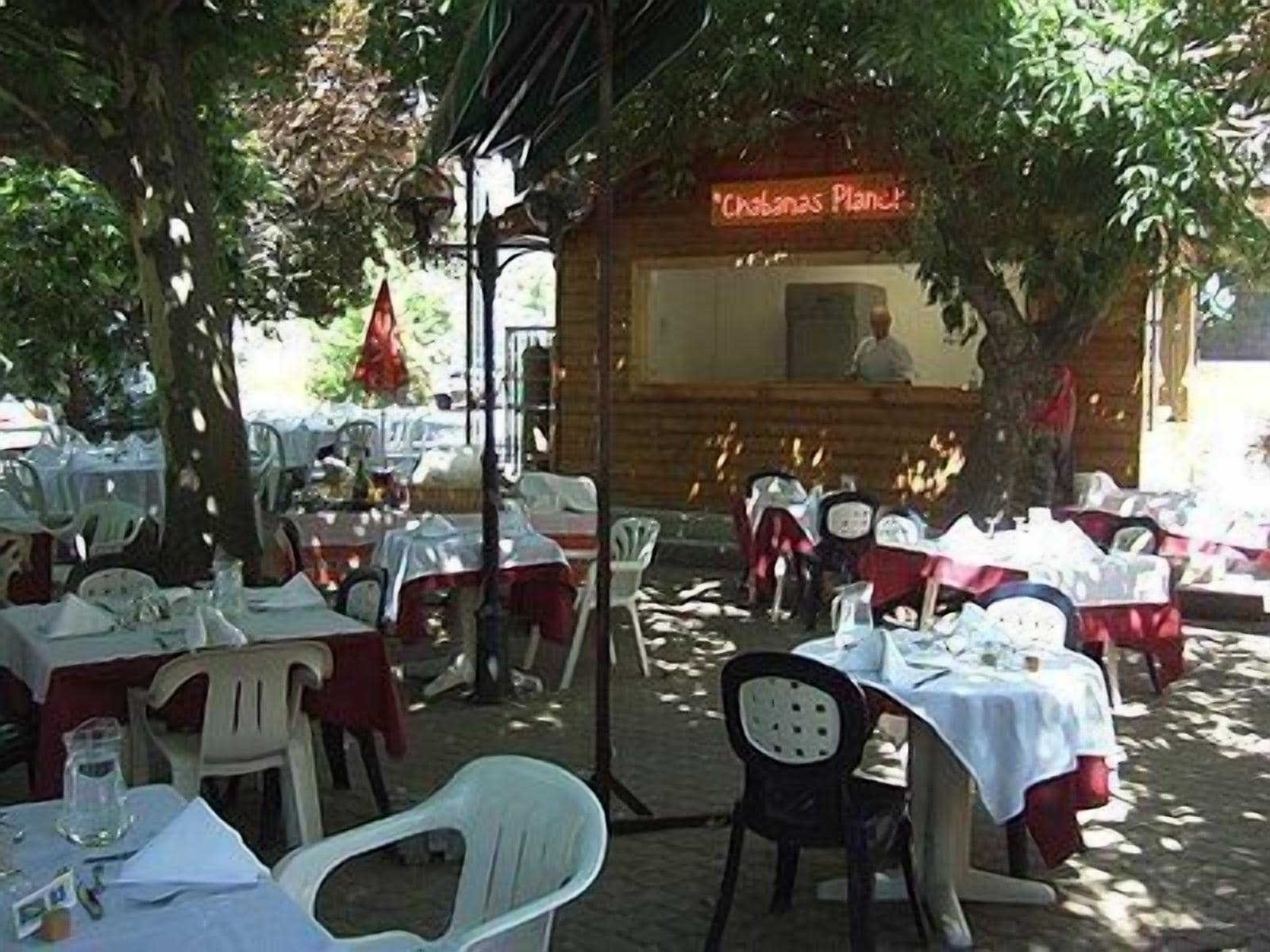 Se sirven desayunos, comidas y cenas 