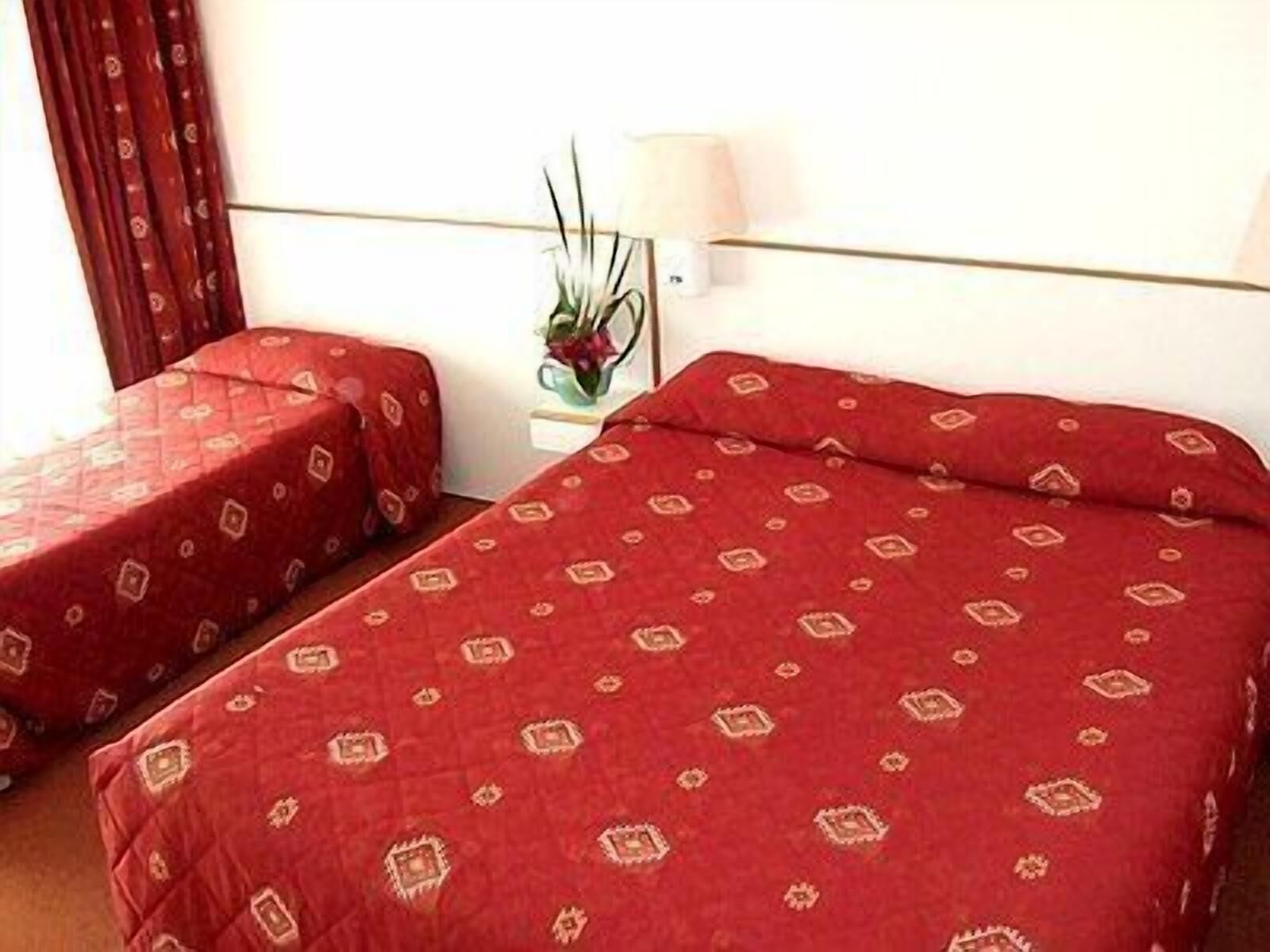 Desk, soundproofing, iron/ironing board, free cots/infant beds