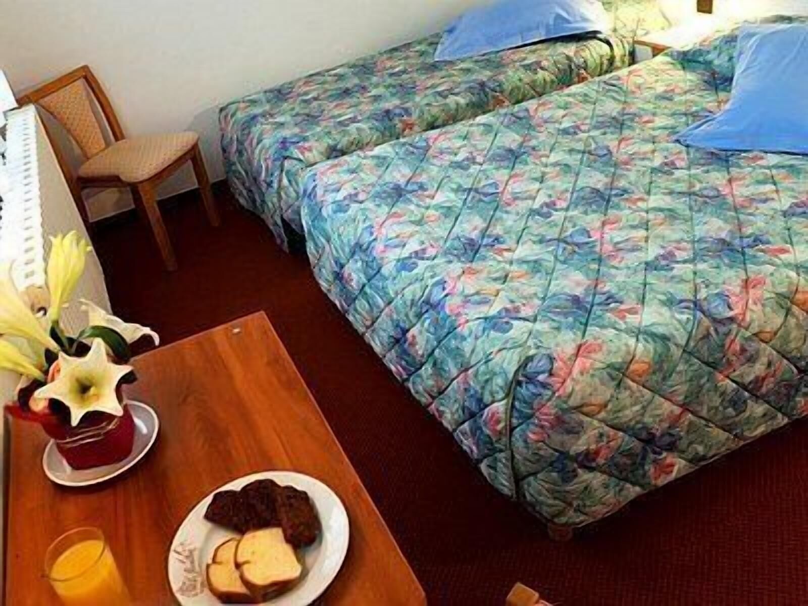 Desk, soundproofing, iron/ironing board, free cots/infant beds