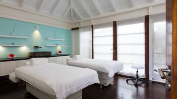 Couples treatment room(s), hot tub, steam room, body treatments