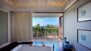 Sengetøy av topp kvalitet, senger med Select Comfort-madrass og minibar