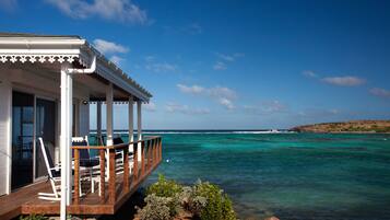 Sengetøy av topp kvalitet, senger med Select Comfort-madrass og minibar