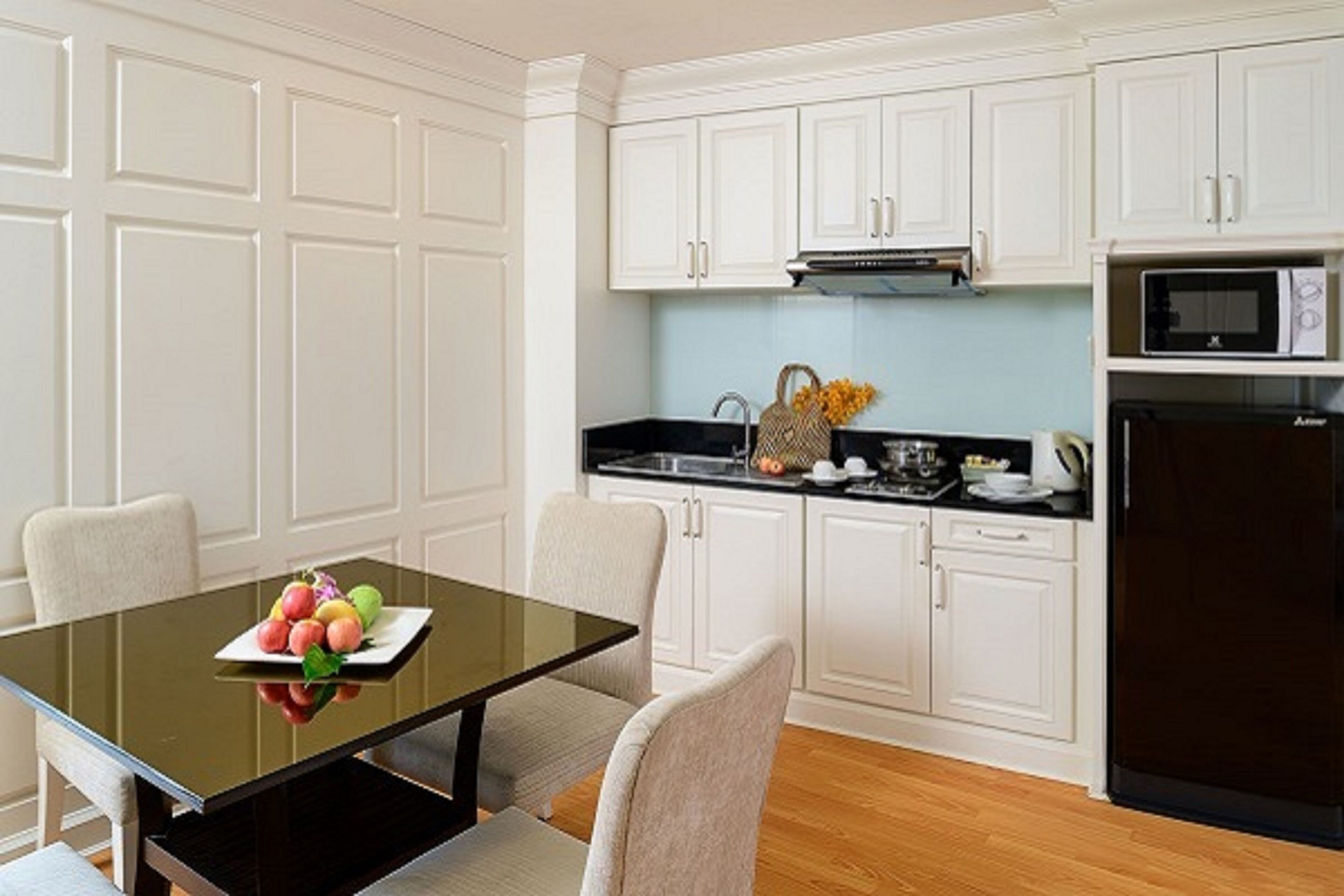Photo - Kingston Suites 