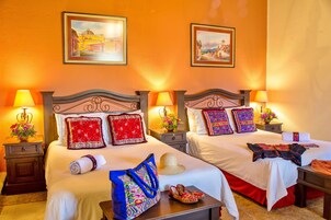 Rúmföt af bestu gerð, rúm með Tempur-Pedic dýnum, míníbar