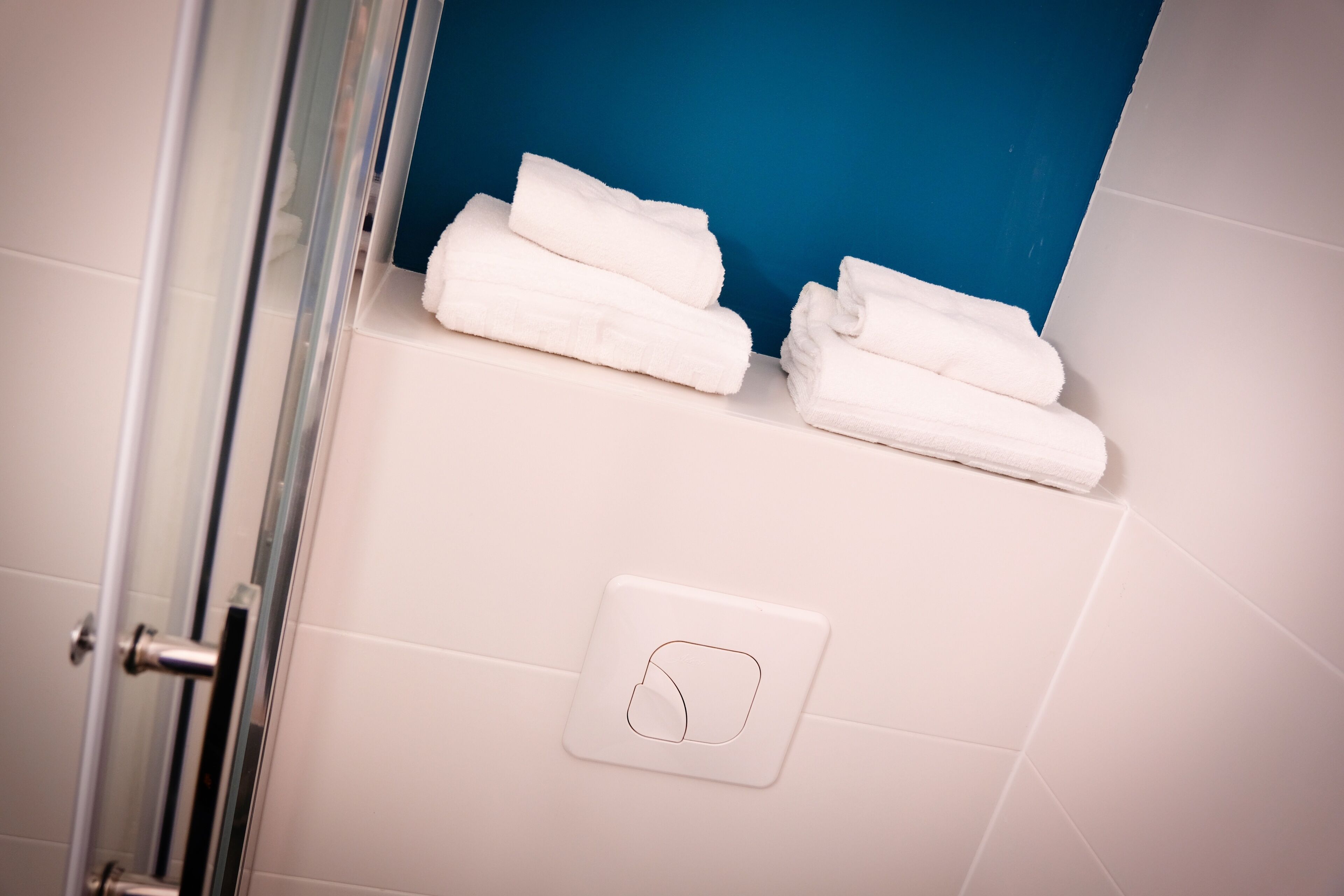 standard room, 1 double bed | bathroom | shower, rainfall showerhead, eco-friendly toiletries, hair dryer