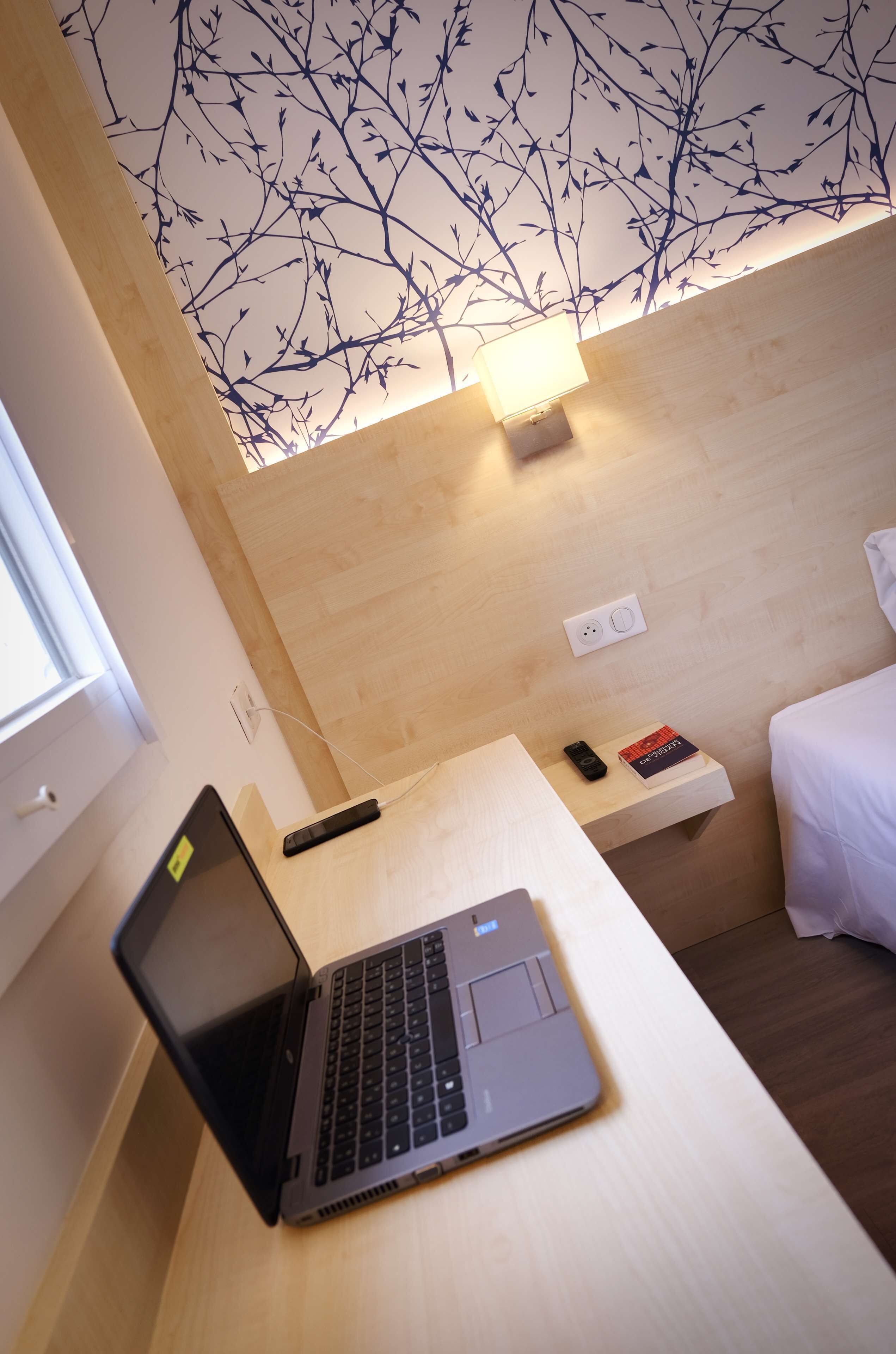 standard room, 1 double bed | 2 bedrooms, premium bedding, pillow-top beds, desk