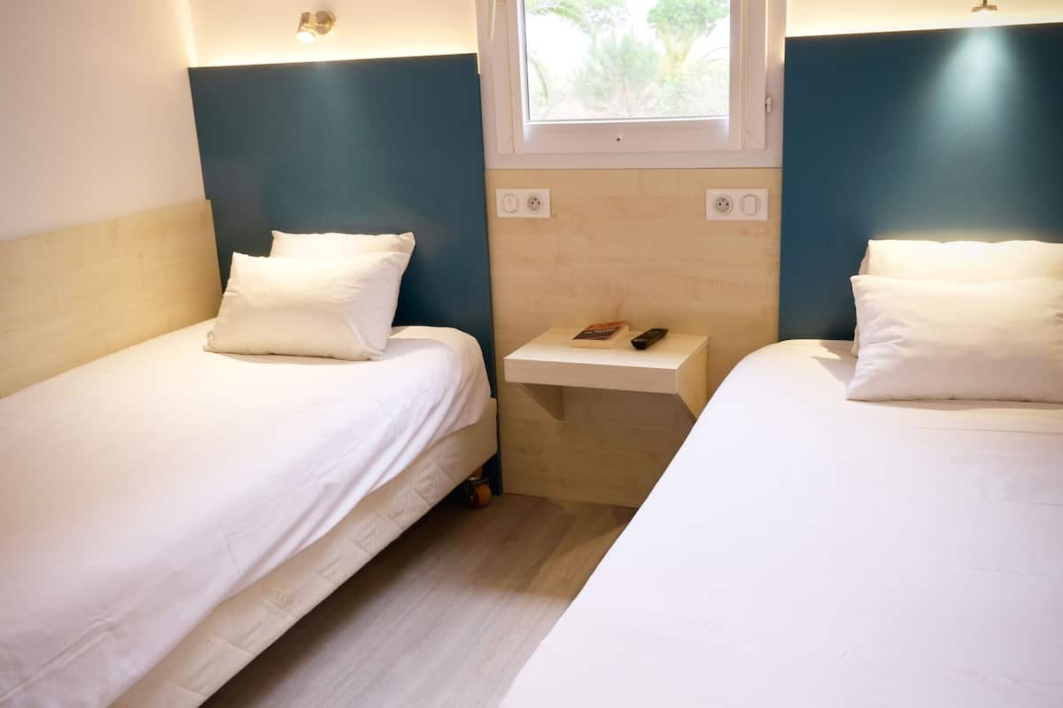 2 bedrooms, premium bedding, pillow-top beds, desk