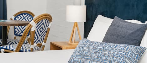 3 bedrooms, pillow-top beds, desk, blackout curtains