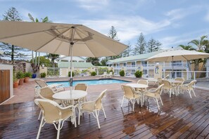Outdoor pool - Wollongbar Motel (Byron Bay)
