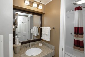 Suite, 2 Queen Beds (Smoke Free) | Bathroom | Combined shower/bathtub, free toiletries, hair dryer, towels