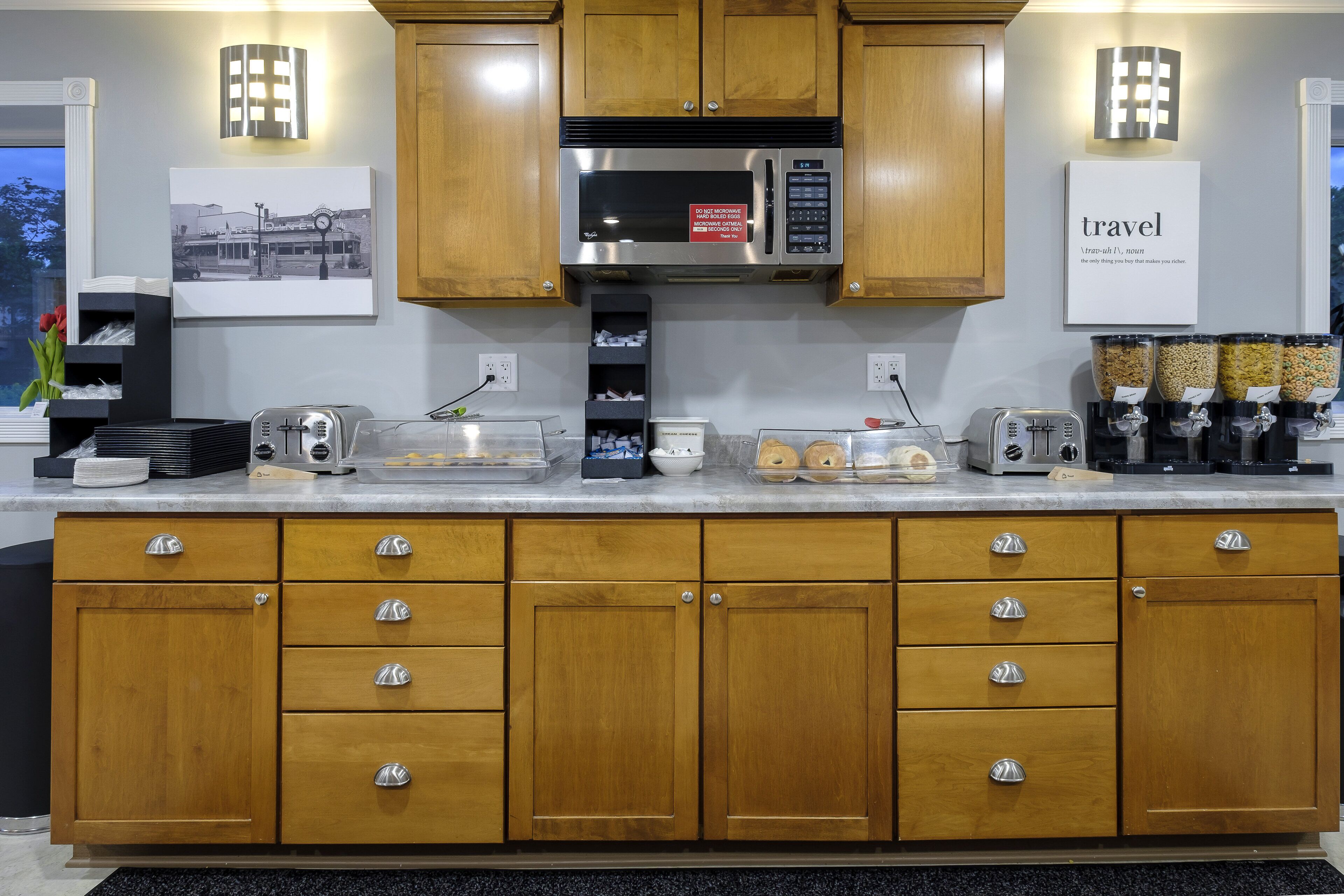 free daily continental breakfast