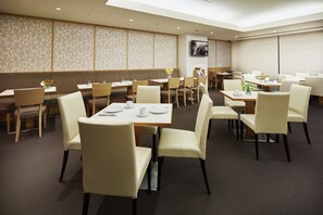 Tägliches Frühstücksbuffet (1650 JPY pro Person)