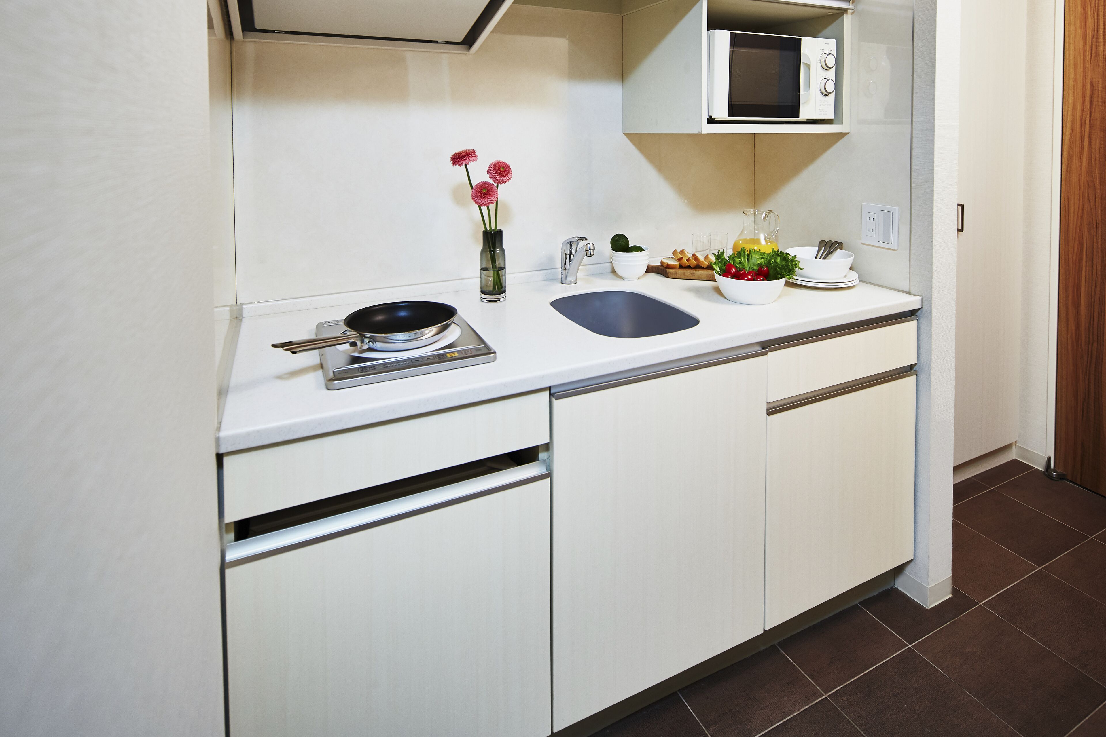 premier studio (double) | private kitchen | fridge, microwave, stovetop, electric kettle