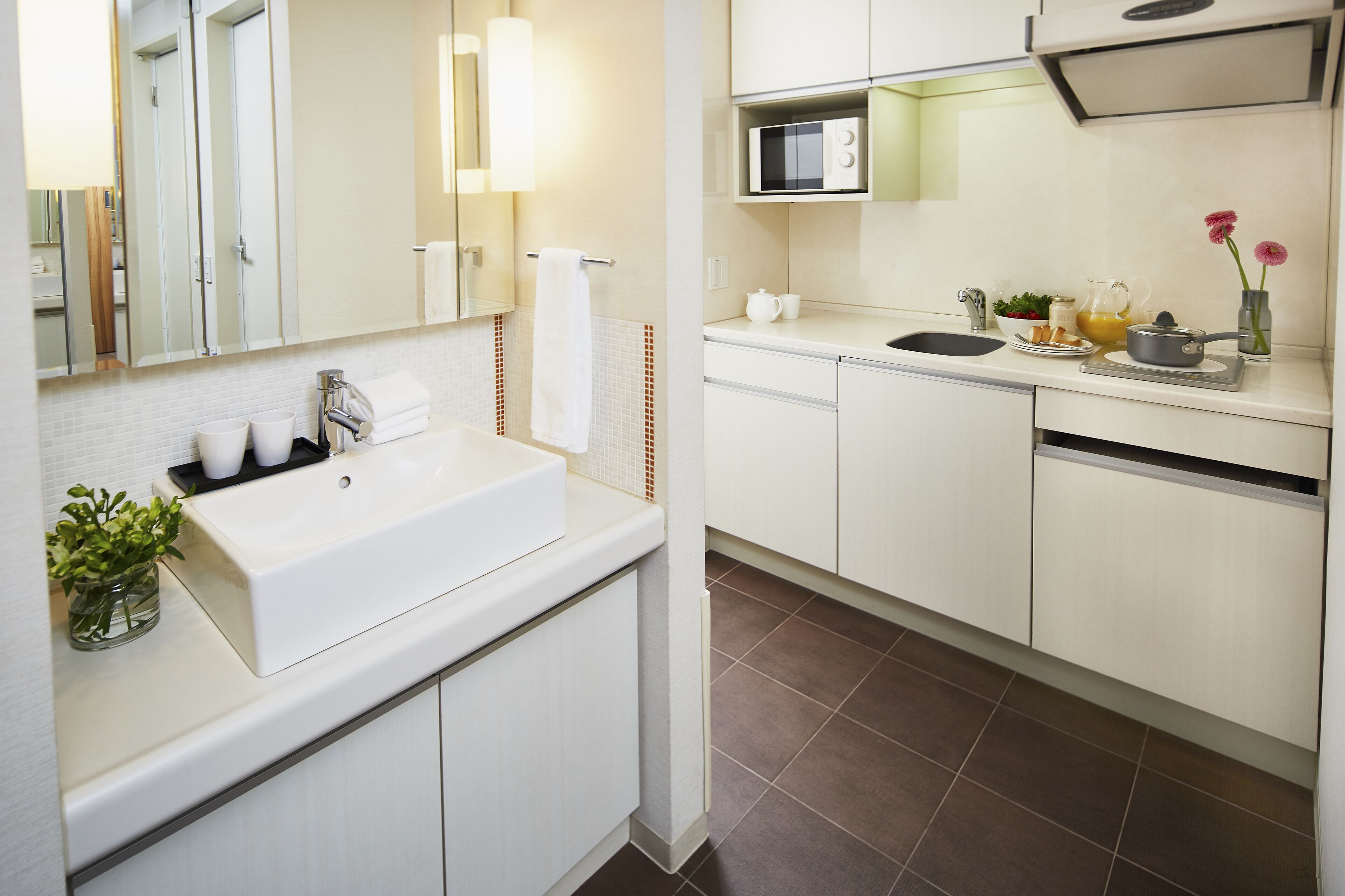 premier studio, 2 single beds | private kitchen | fridge, microwave, stovetop, electric kettle