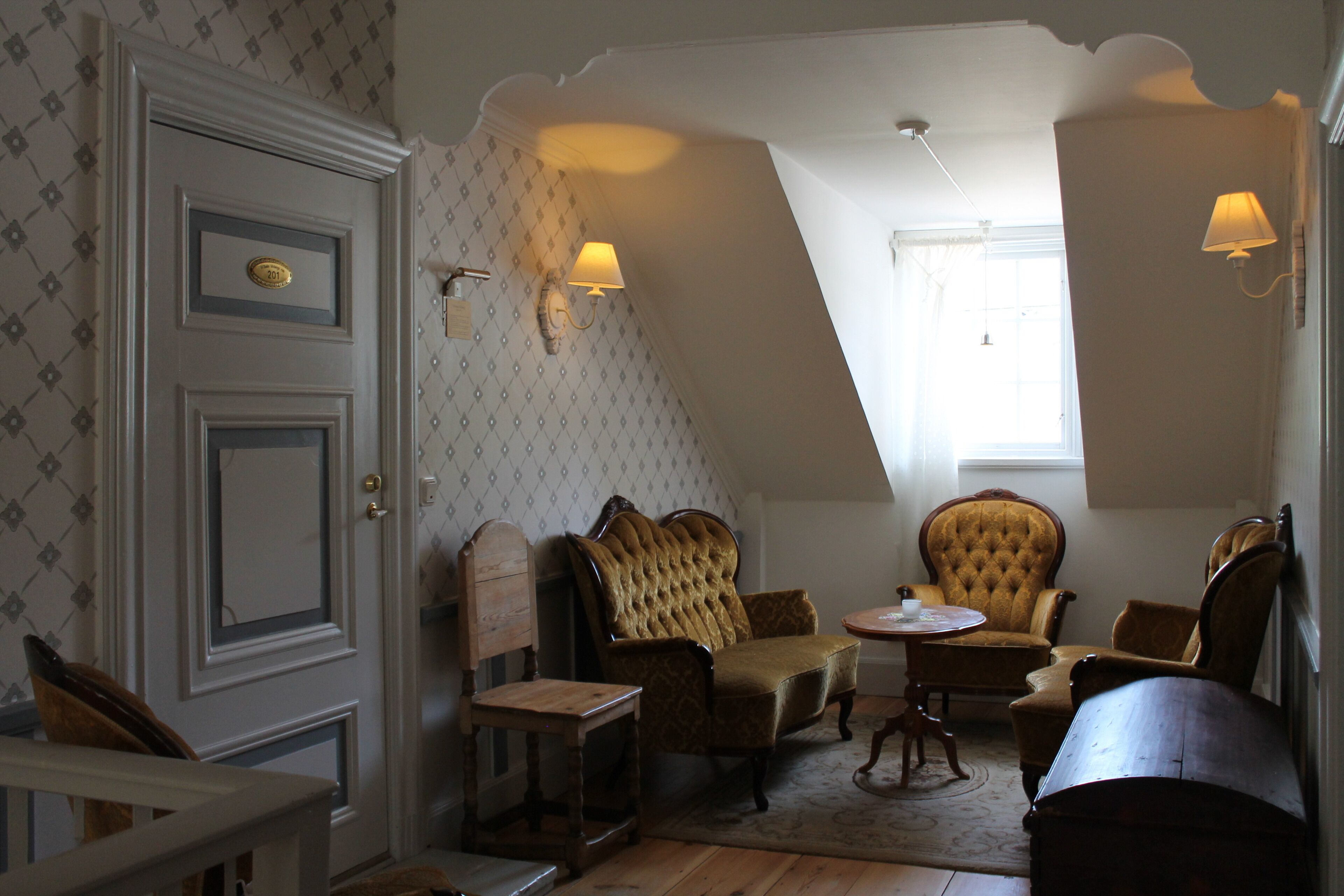 economy double or twin room | floor plan