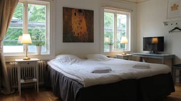 Individuell inredning, unika möbler, skrivbord och mörkläggningsgardiner