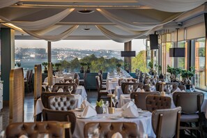 2 restaurants; breakfast, lunch, and dinner served - Hotel Sultania - Boutique Class (Istanbul)