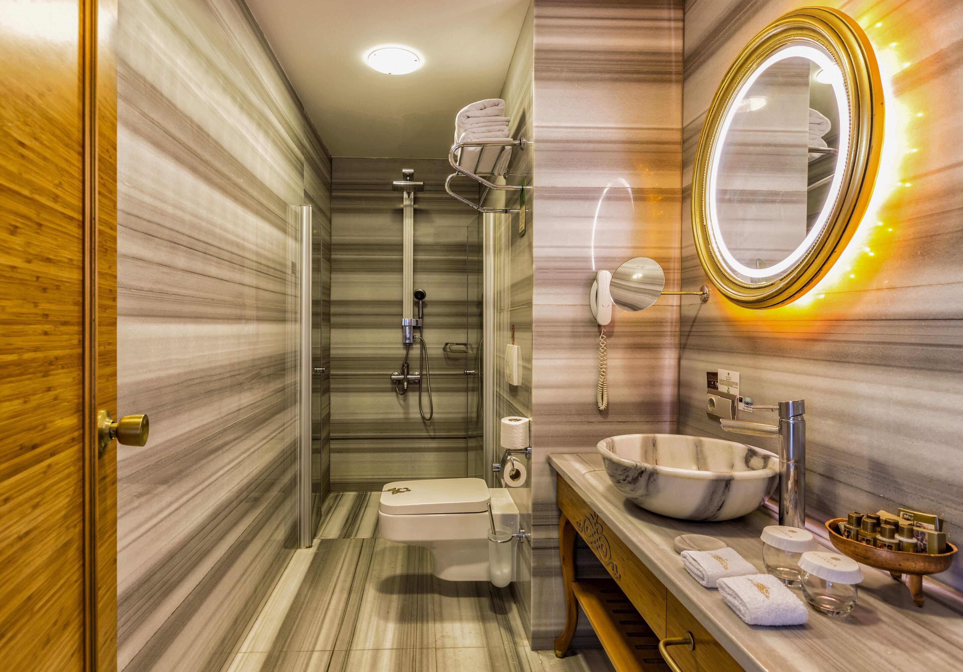 deluxe double room, balcony | bathroom | shower, free toiletries, hair dryer, slippers