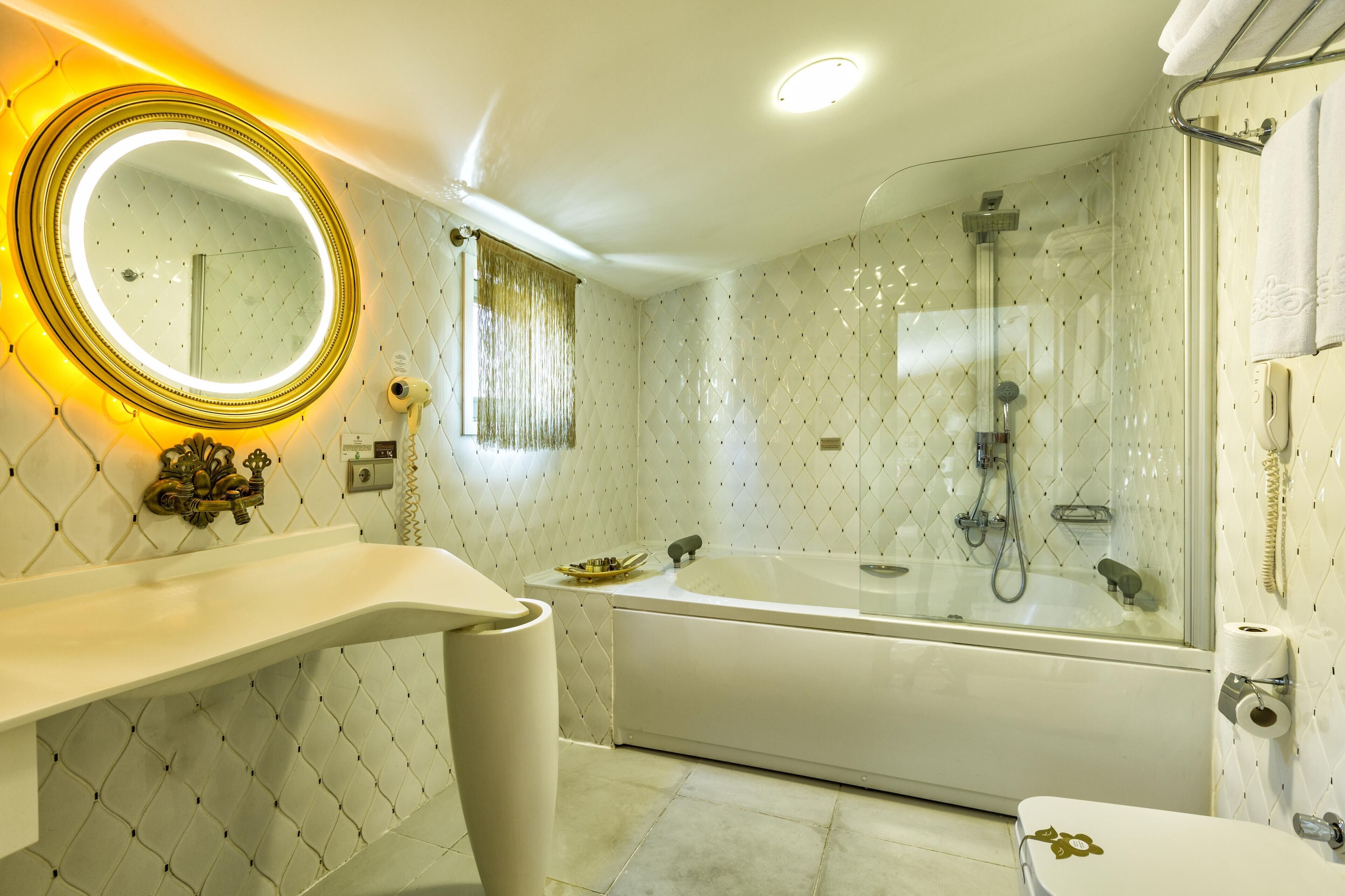 sultan suite | bathroom | shower, free toiletries, hair dryer, slippers