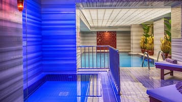 Een sauna, een Turks bad/hammam, lichaamsbehandelingen, aromatherapie