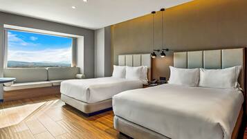 Chambre, 2 grands lits | Draps en coton égyptien, literie de qualité supérieure