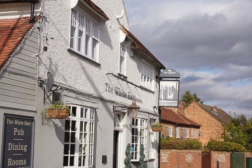 The White Hart by Chef and Brewer Collection