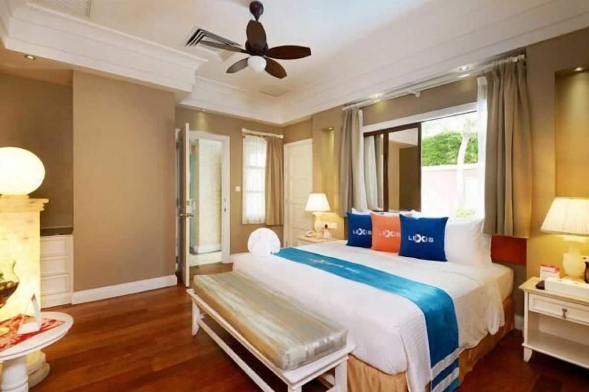 Bộ đồ giường cao cấp, minibar, két bảo mật tại phòng 