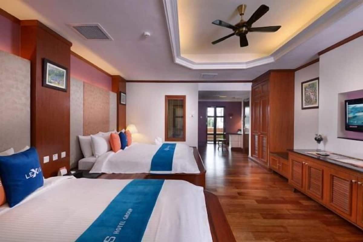 1 bedroom, premium bedding, minibar, in-room safe