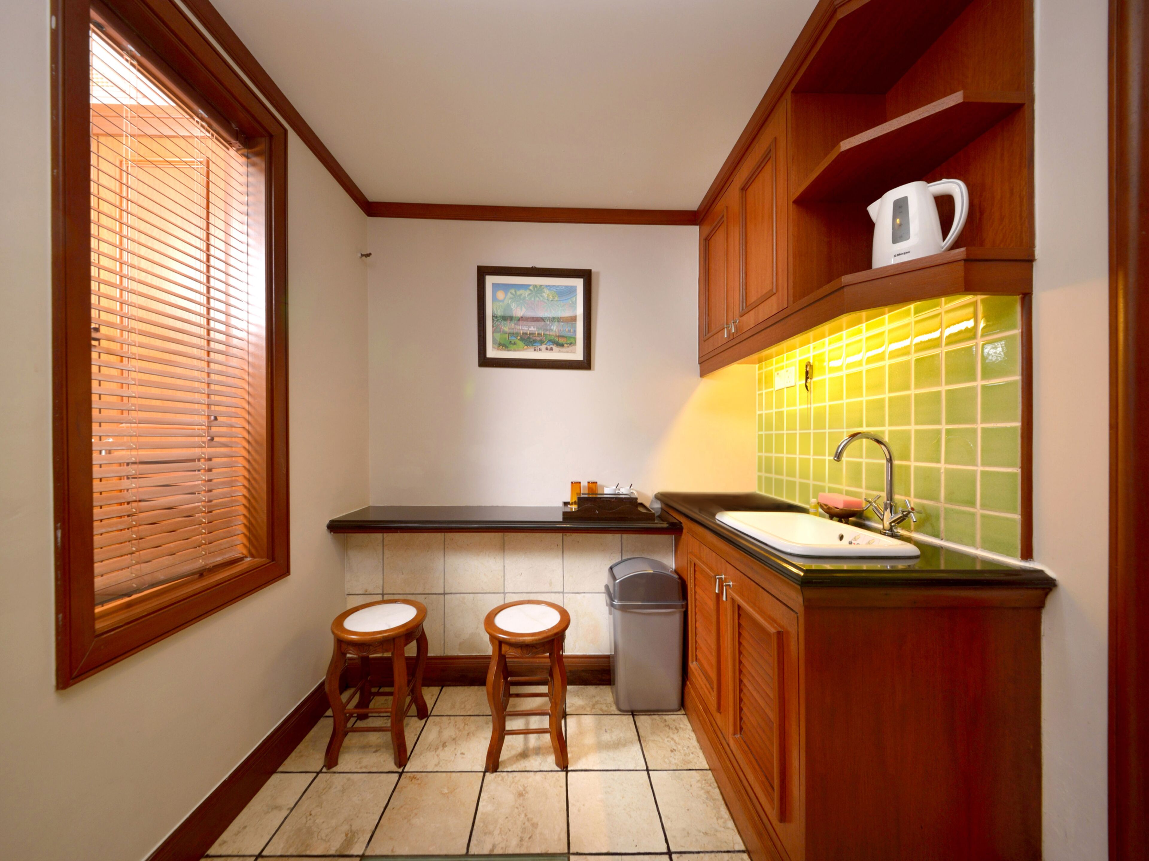 garden pool villa (lower) | private kitchenette | electric kettle