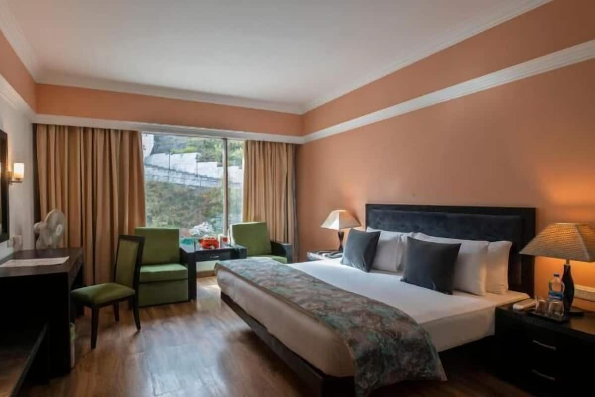 Premium bedding, Select Comfort beds, in-room safe, desk