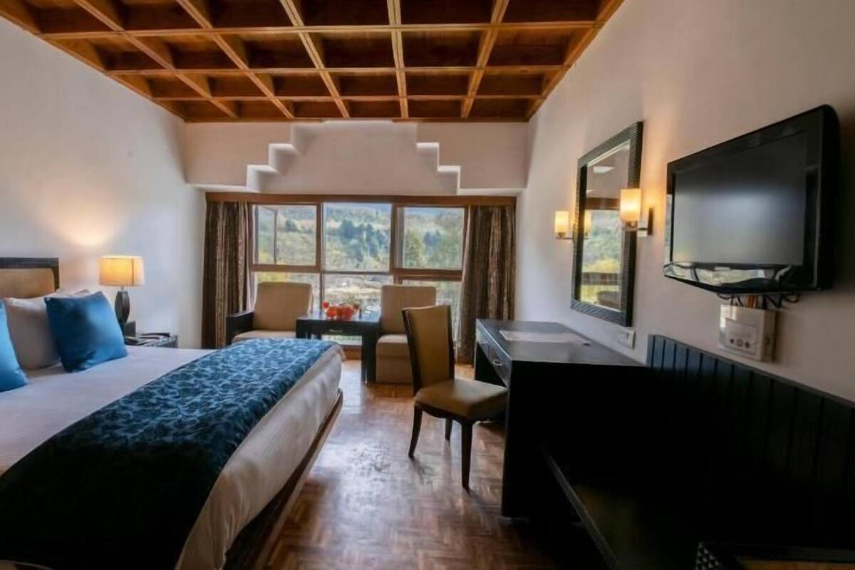 Premium bedding, Select Comfort beds, in-room safe, desk