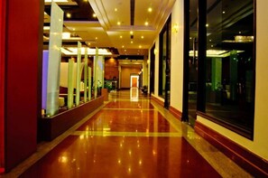 Interior entrance - Mastiff Grand Manali (Manali)
