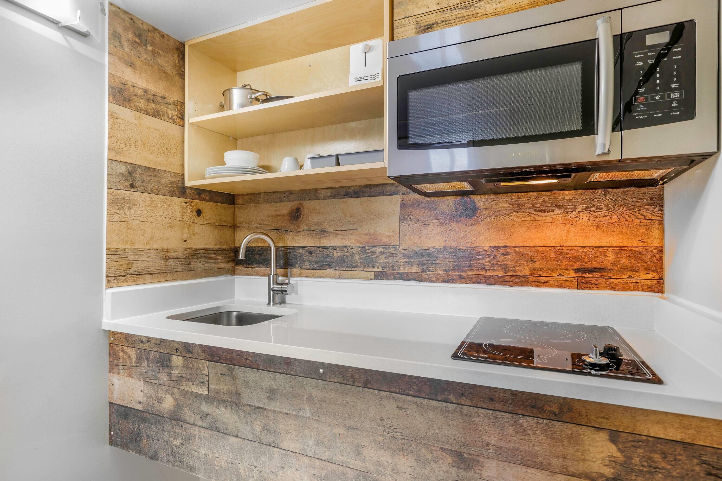 Phòng Tiêu chuẩn, 1 giường cỡ king, không hút thuốc | Bàn, màn/rèm cản sáng, phòng cách âm, bàn ủi/dụng cụ ủi quần áo 