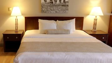 Studio Suite, Non Smoking | Desk, blackout curtains, soundproofing, iron/ironing board