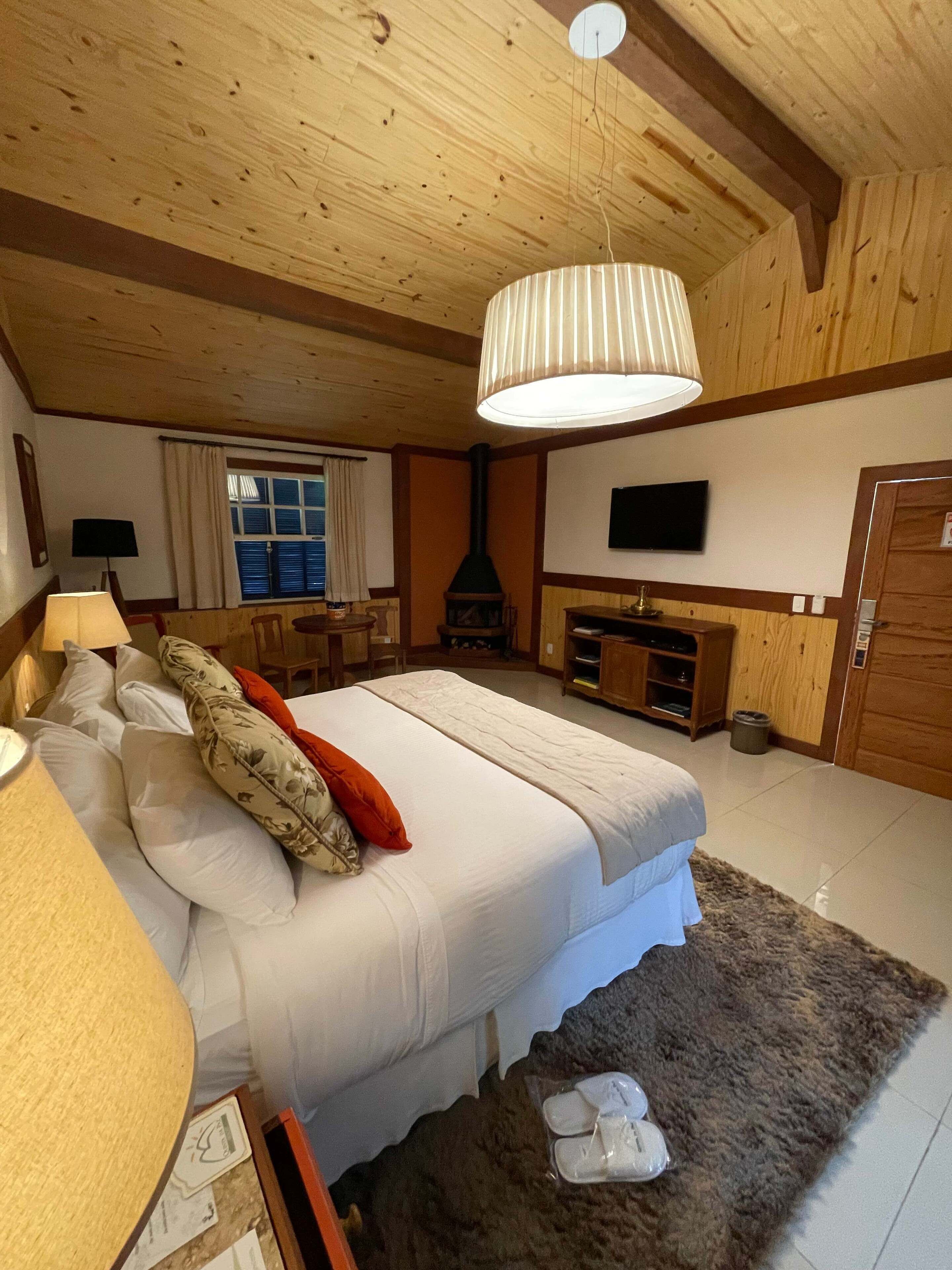 Habitación estándar | Sábanas de algodón egipcio, minibar, caja fuerte y decoración individual