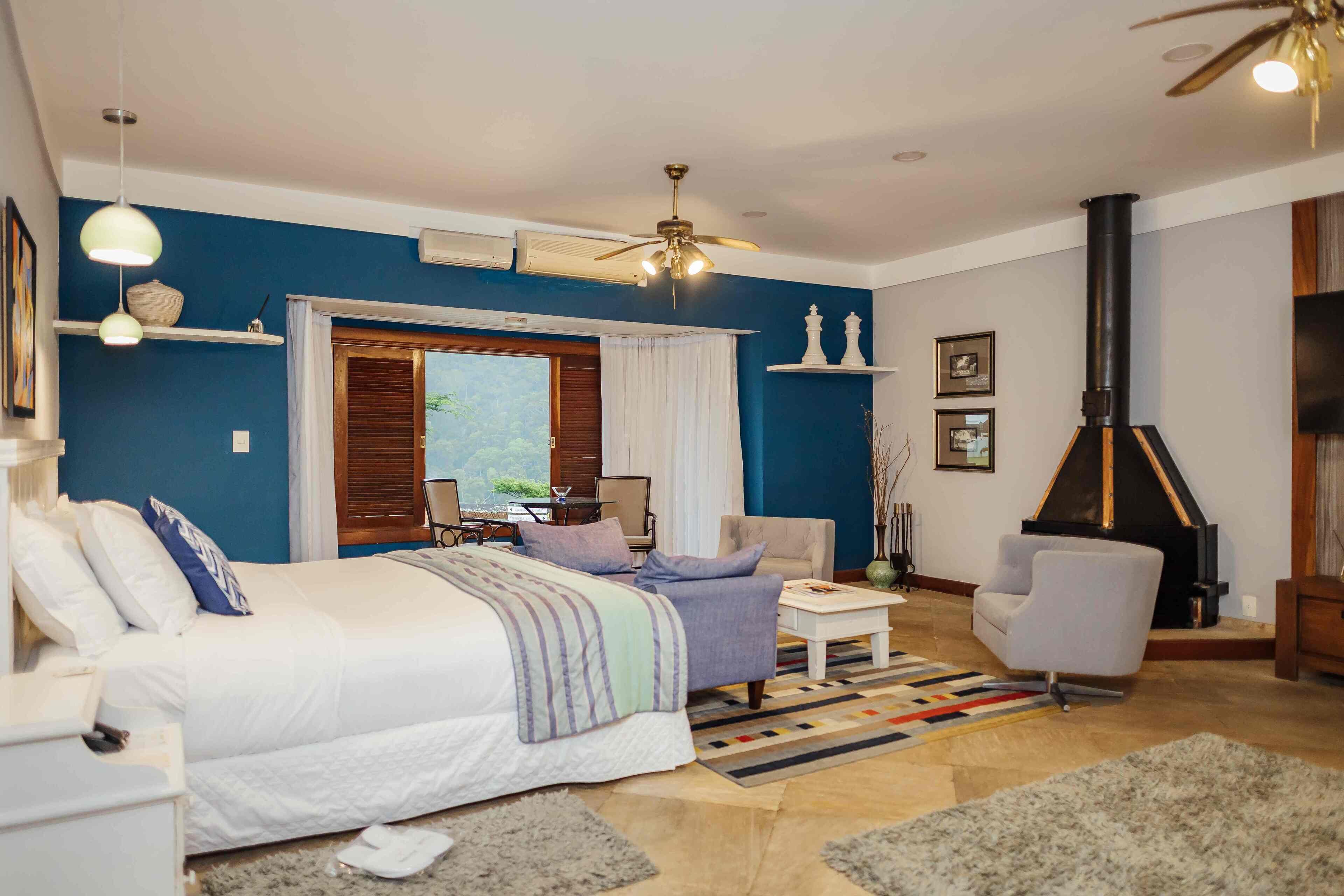 Royal Room | Egyptian cotton sheets, minibar, in-room safe, individually decorated