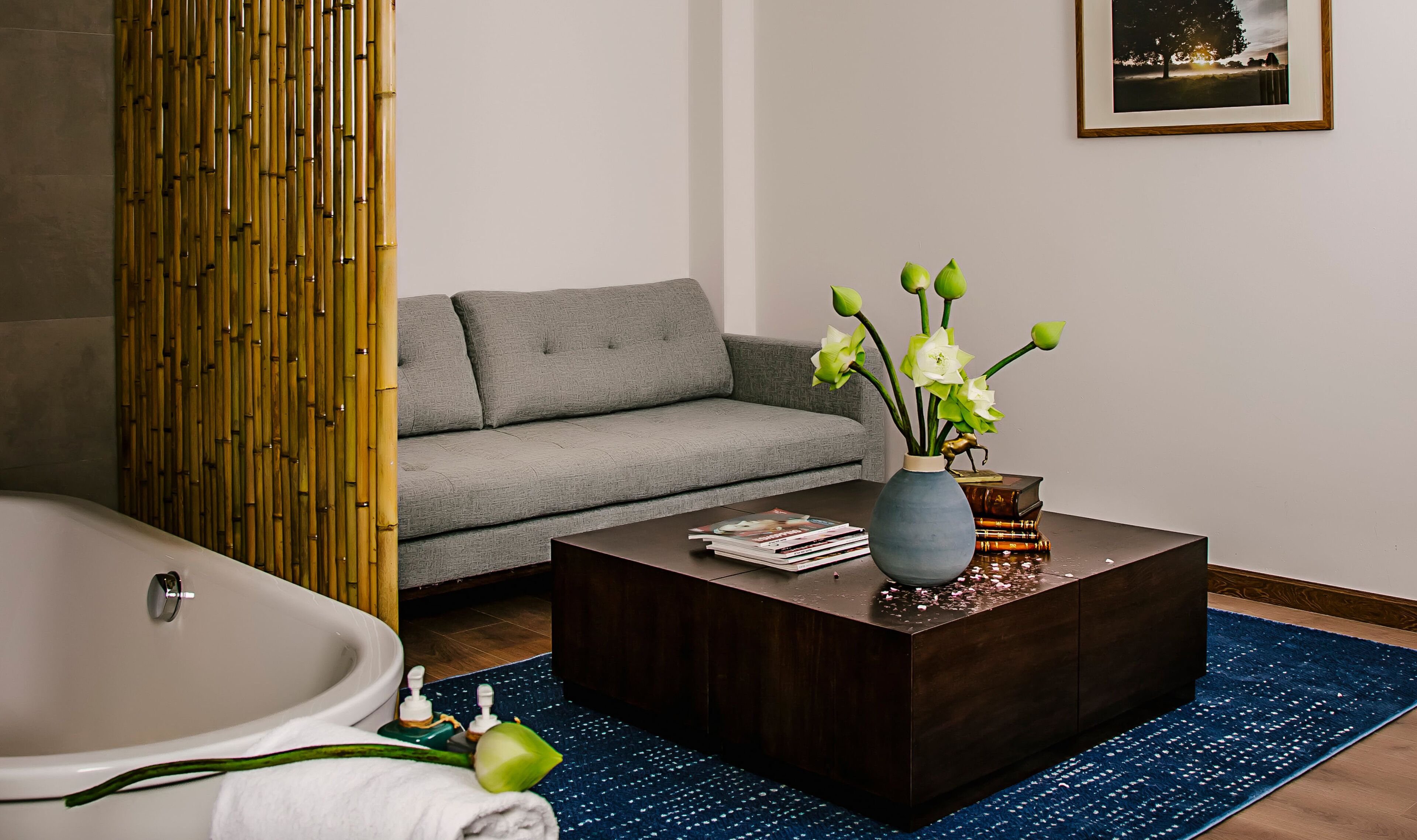 zen suite | bathroom | combined shower/bathtub, hydromassage showerhead, free toiletries