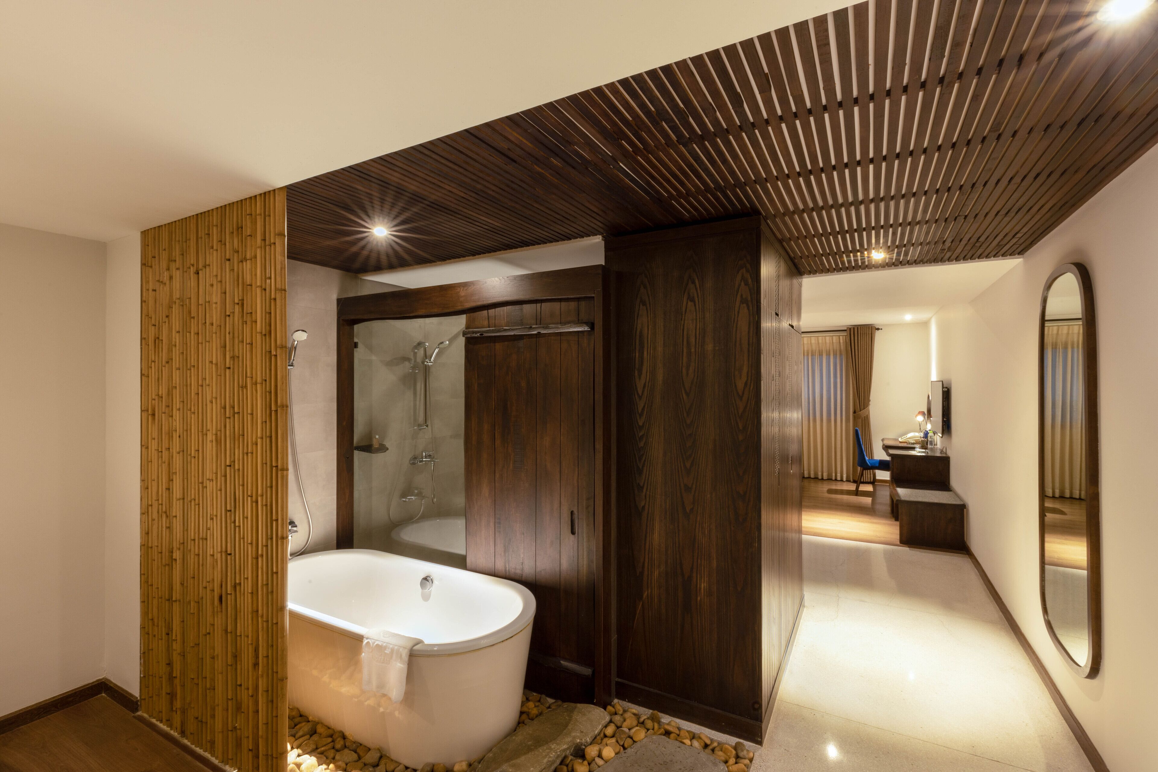 zen suite | bathroom | combined shower/bathtub, hydromassage showerhead, free toiletries