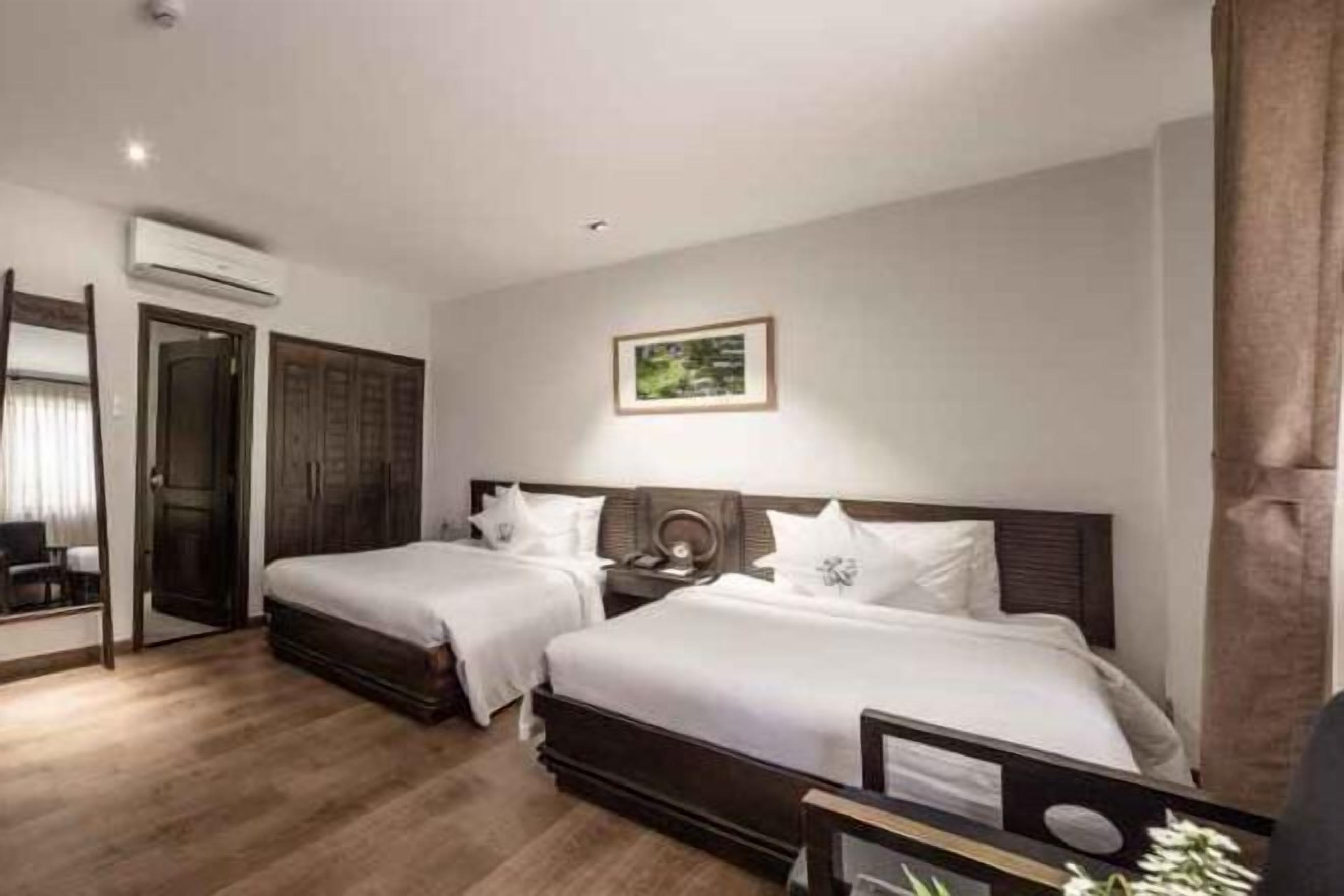 迷你吧、客房内保险箱、办公桌、遮光窗帘