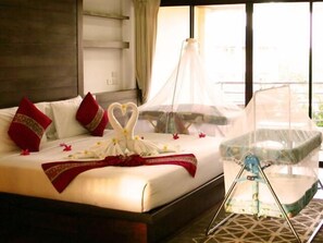 Studio Suite | Down comforters, Tempur-Pedic beds, in-room safe, individually decorated