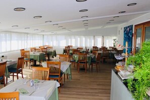 包含每日欧式早餐