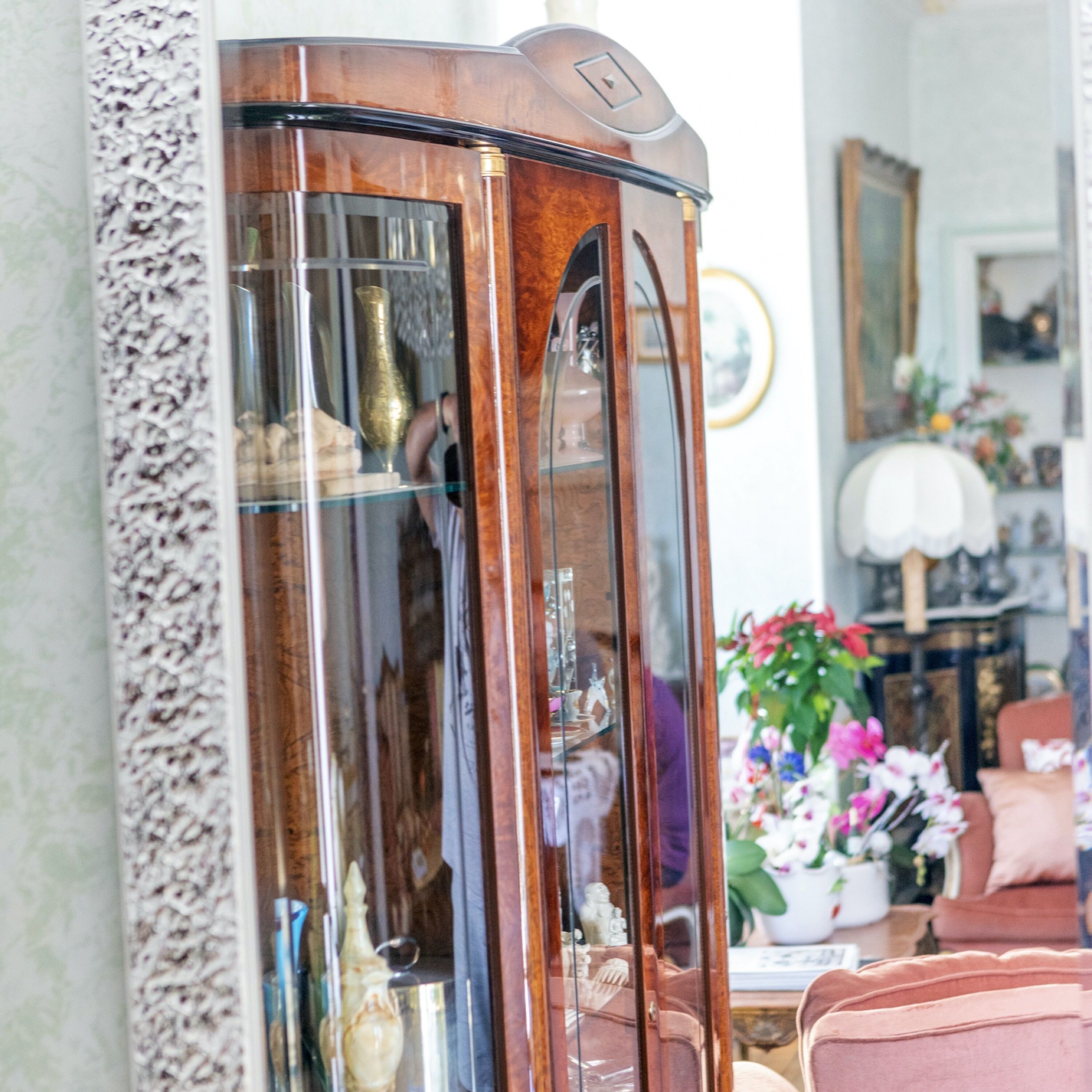 2 bars/lounges, poolside bar