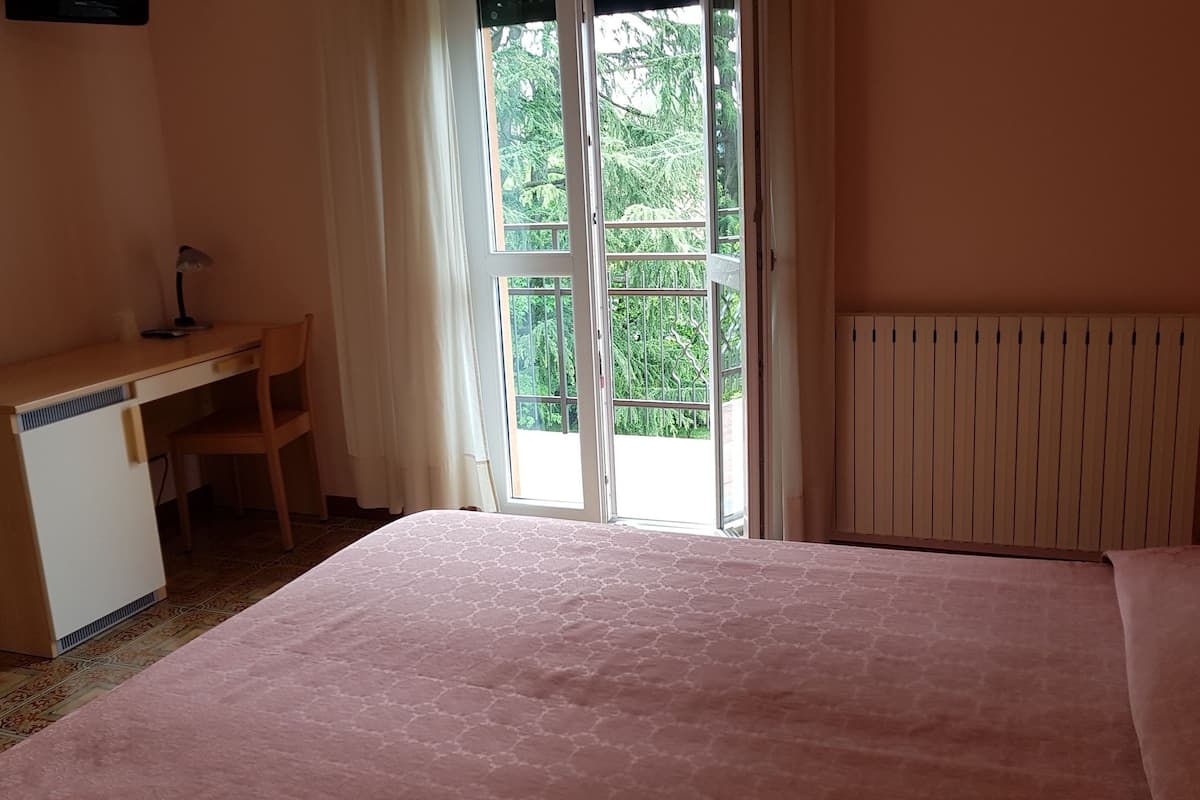 Double Room | 1 bedroom, premium bedding, minibar, in-room safe