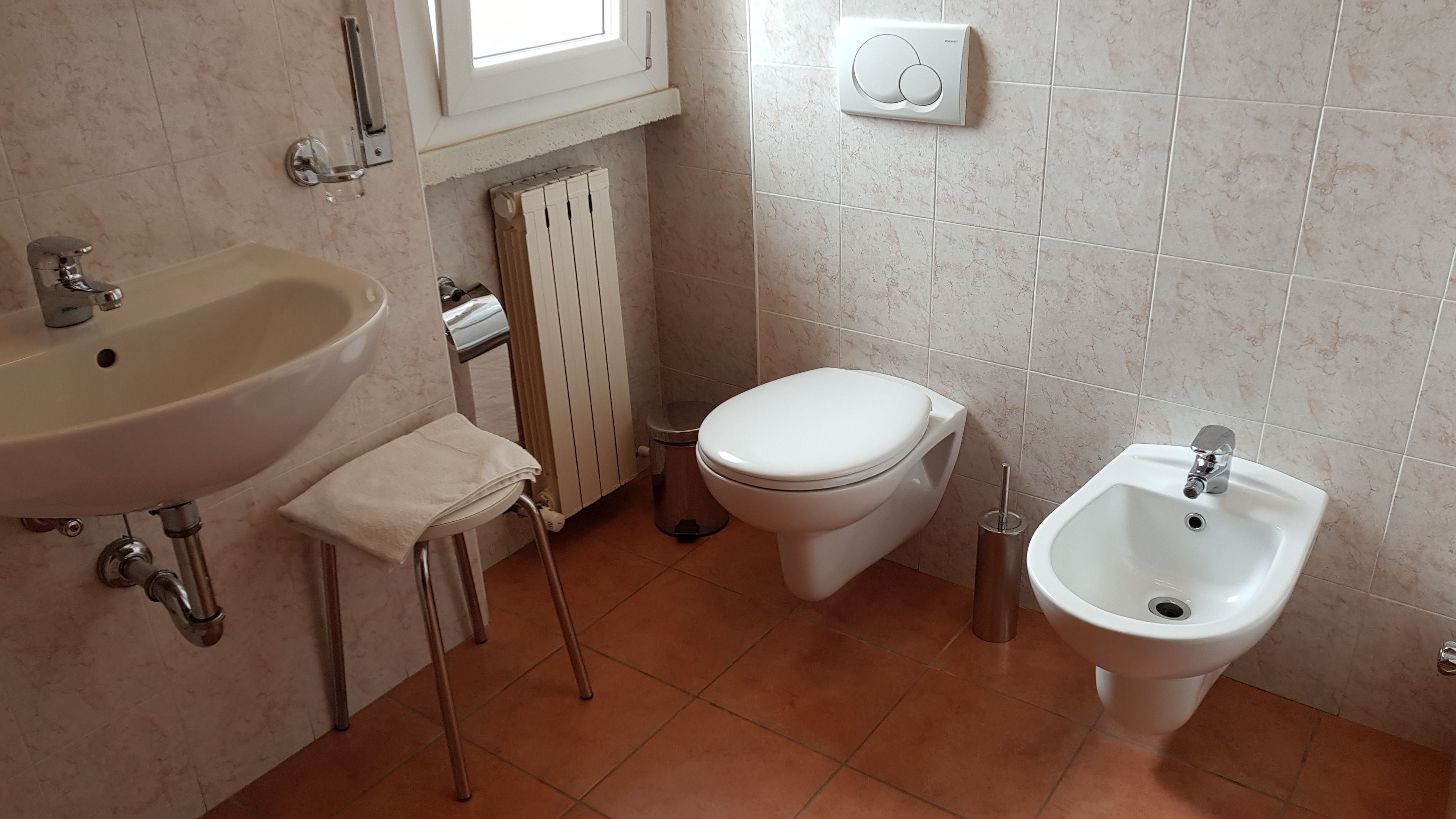 Bathroom amenities