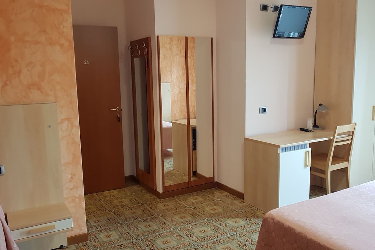 triple room | 1 bedroom, premium bedding, minibar, in-room safe