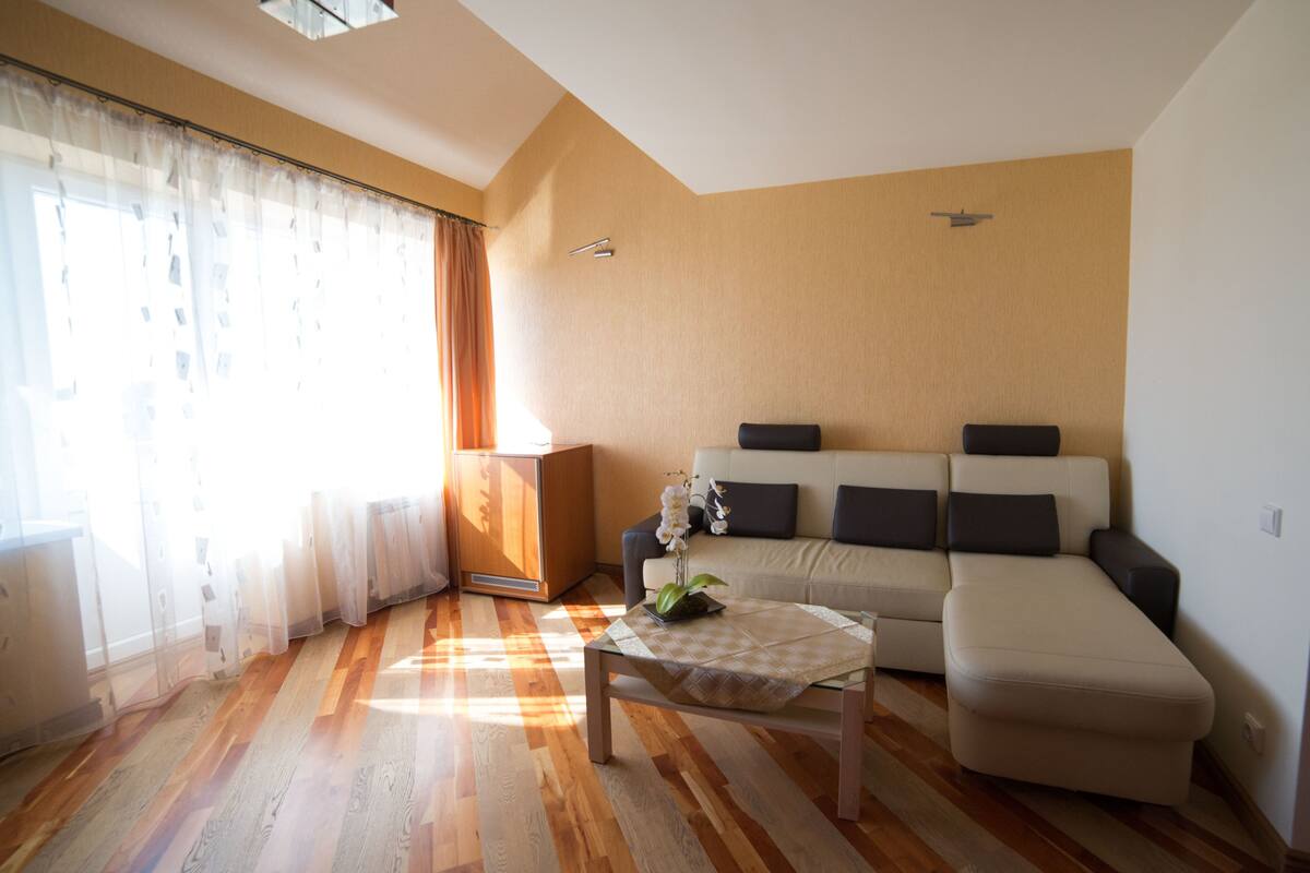 Deluxe Suite | Iron/ironing board (on request), cribs (surcharge), bed sheets