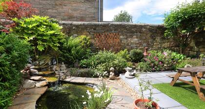 Lauderville Guest House